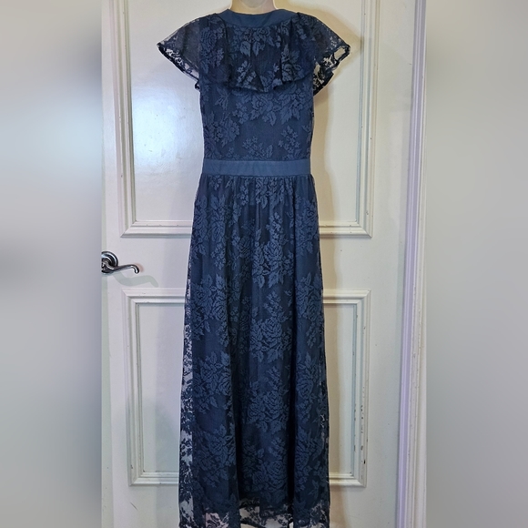 Miami Blue Floral Lace V-Neckline Maxi Dress, Medium - Picture 14 of 16